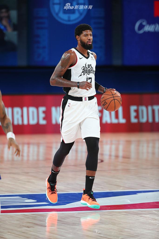 线上的一对 线上的一对