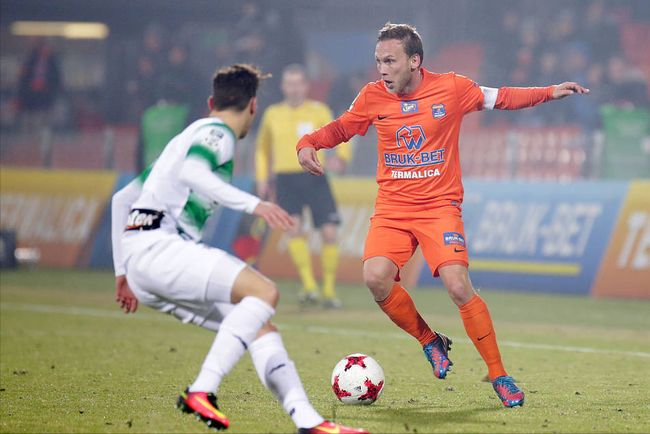 场内赢下比 场内赢下比